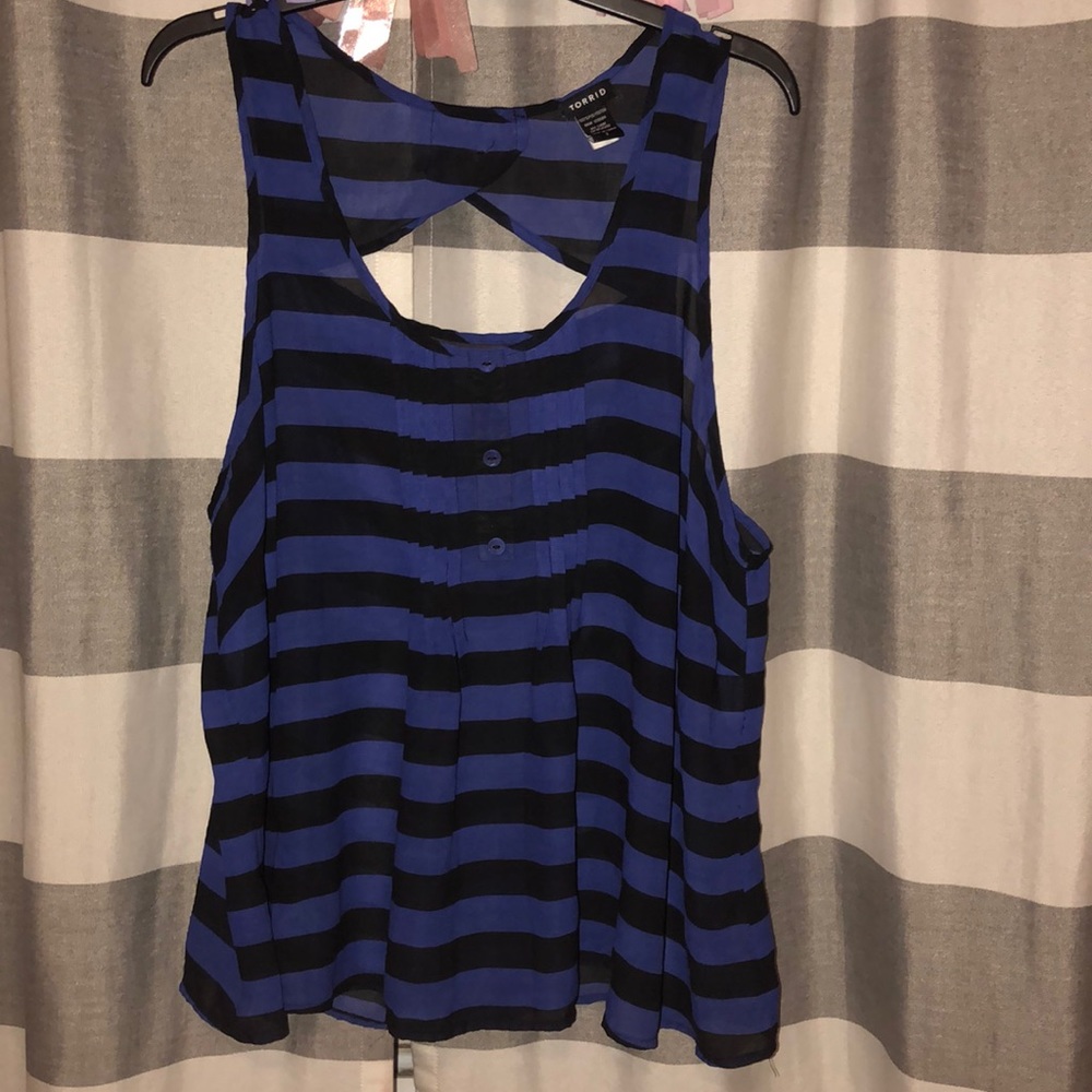 Torrid tank sz 2
